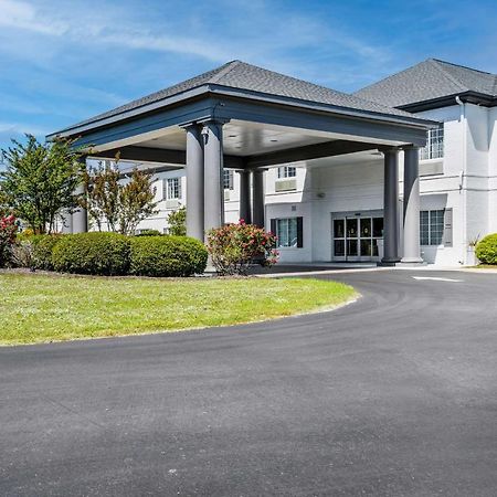 Blue Water Inn & Suites BW Signature Collection Sneads Ferry Exterior photo