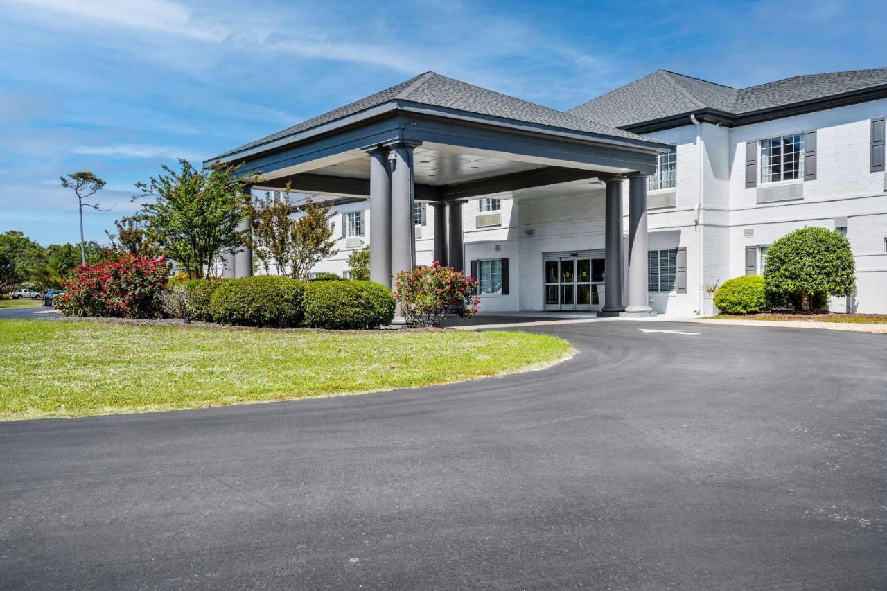 Blue Water Inn & Suites BW Signature Collection Sneads Ferry Exterior photo
